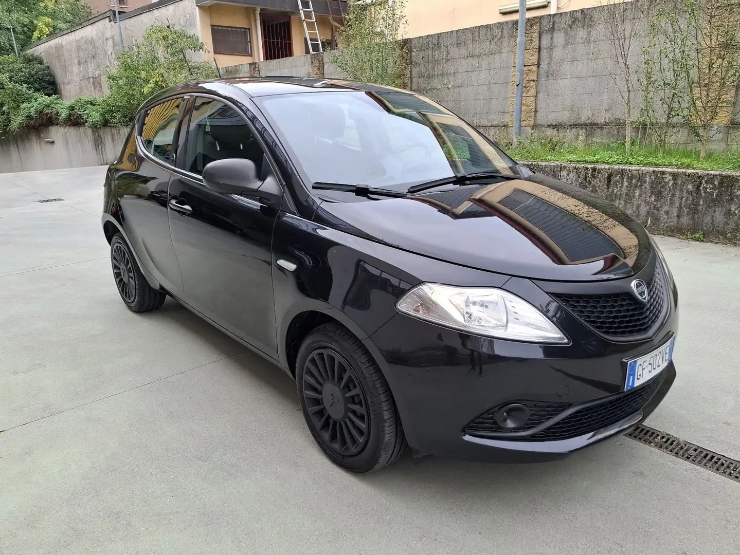 Lancia Ypsilon 1.0 firefly hybrid Silver Ecochic 70cv