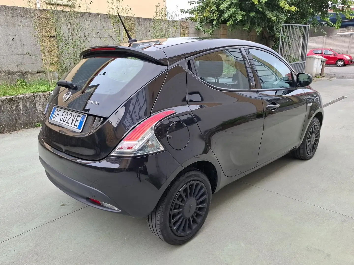 Lancia Ypsilon 1.0 firefly hybrid Silver Ecochic 70cv