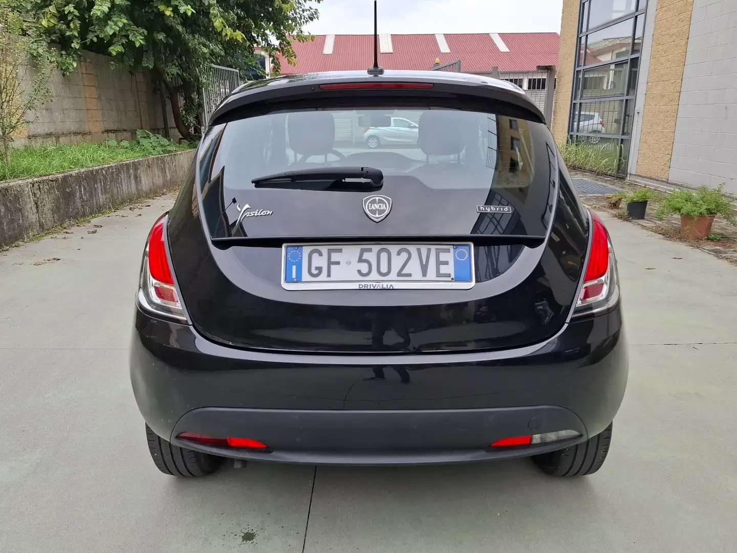 Lancia Ypsilon 1.0 firefly hybrid Silver Ecochic 70cv