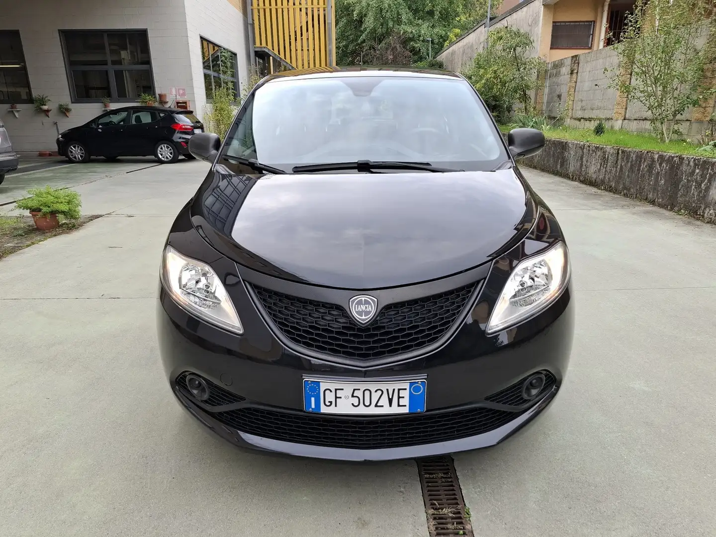 Lancia Ypsilon 1.0 firefly hybrid Silver Ecochic 70cv