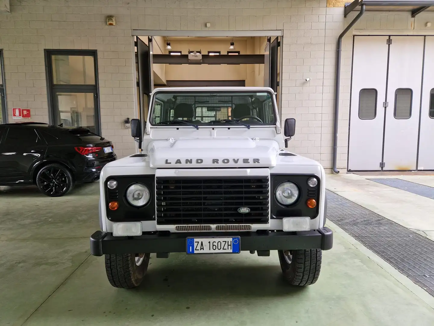 Land Rover Defender 90 TD4 2.2 - 122cv (IVA COMPRESA)