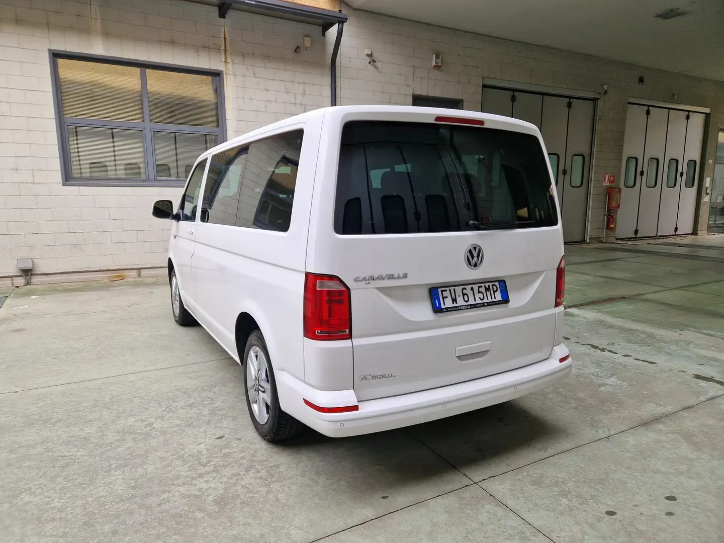 Volkswagen T6 Caravelle 2.0 TDi 150cv Bus 9pti (PREZZO REALE IVA INCLUSA)