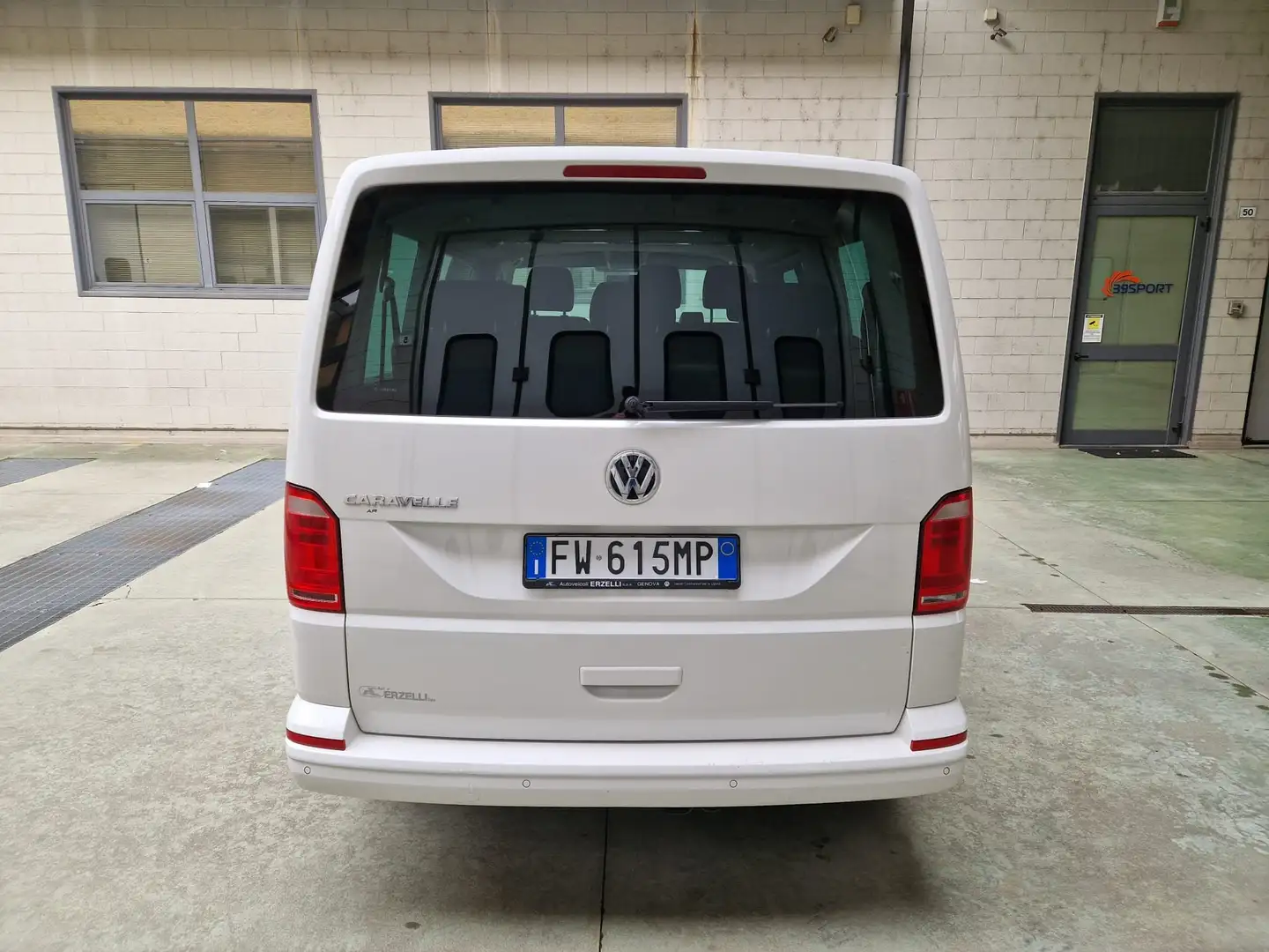 Volkswagen T6 Caravelle 2.0 TDi 150cv Bus 9pti (PREZZO REALE IVA INCLUSA)